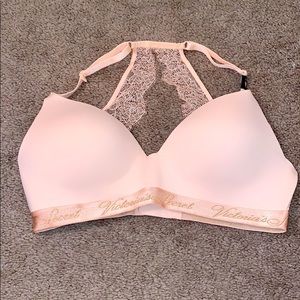 Victoria’s Secret T-shirt lightly lined wireless